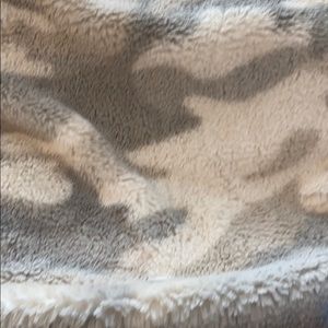 Meet your Posher, Isabella